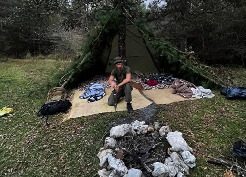 Noche de camping y fogata en El Arcotete