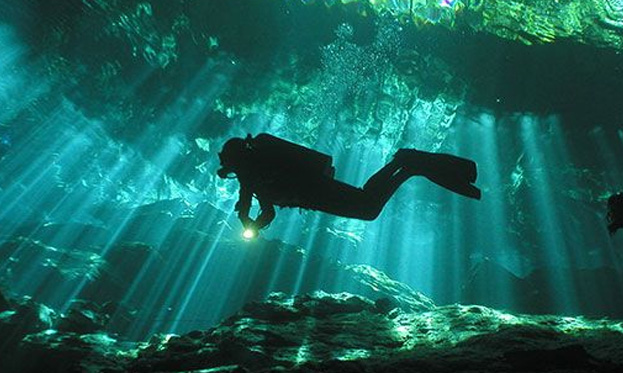 Buceo en los Cenotes de Yucatán: Aventura en las Aguas Cristalinas